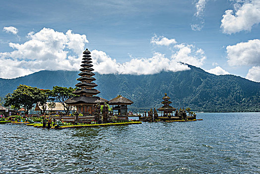 巴厘岛水神庙风光