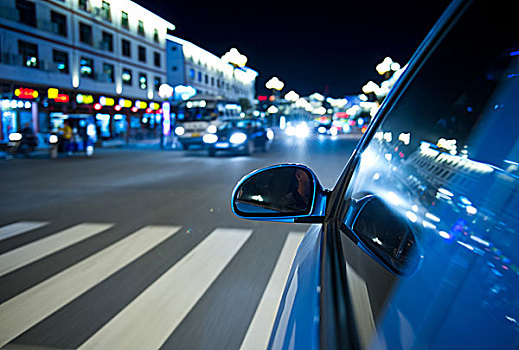 夜间开车图片