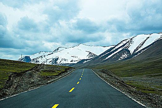 雪山草原公路