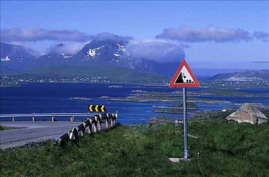 山路,路标,警告,石头,正面,靠近,岛屿,罗弗敦群岛,诺尔兰郡,挪威,斯堪的纳维亚,欧洲