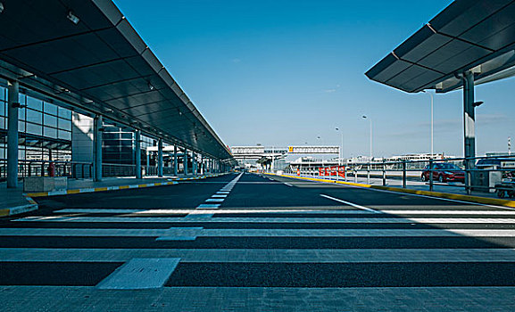 上海虹桥机场t2航站楼清晨