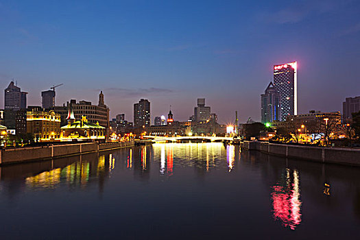 上海苏州河夜晚风光
