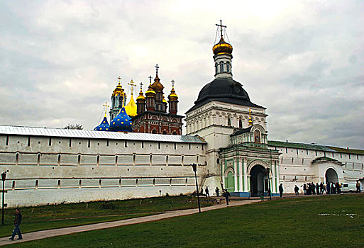 俄罗斯谢尔盖三圣大修道院