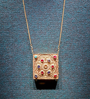 南京市博物馆馆藏明代嵌宝石金盒