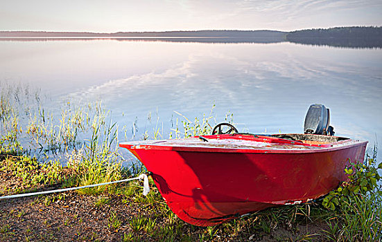 红色,摩托艇,停泊,海岸,湖,芬兰