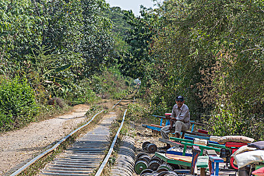 柬埔寨马德望竹火车
