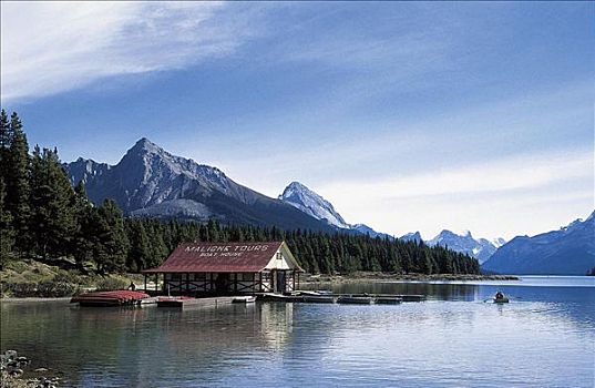 房子,玛琳湖,山,树林,碧玉国家公园,加拿大,北美,世界遗产