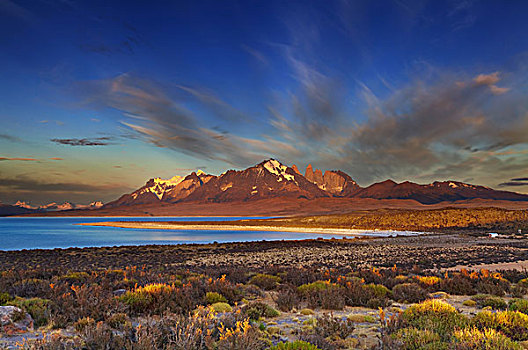 湖,日出,托雷德裴恩国家公园,巴塔哥尼亚,智利