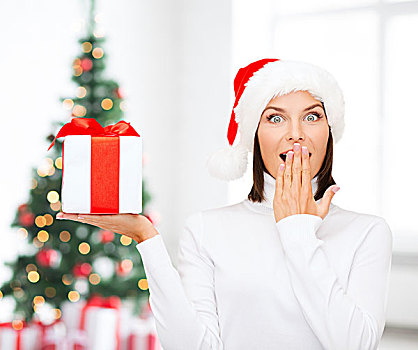圣诞,冬天,高兴,休假,人,概念,微笑,女人,圣诞老人,帽子,礼盒,上方,客厅,圣诞树,背景