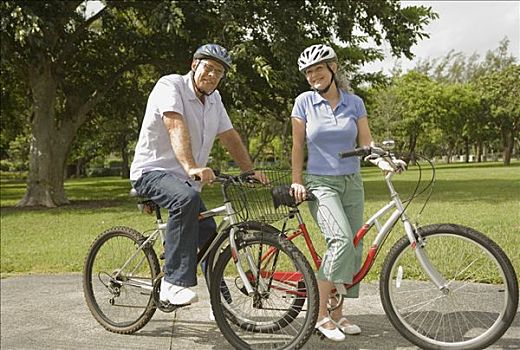 伴侣,骑,自行车,公园