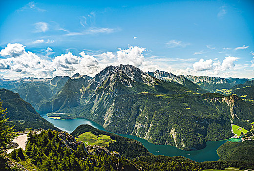 注视,瓦茨曼山,国家公园,贝希特斯加登地区,上巴伐利亚,巴伐利亚,德国,欧洲