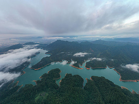 广西蒙山,茶山水库秋景如画