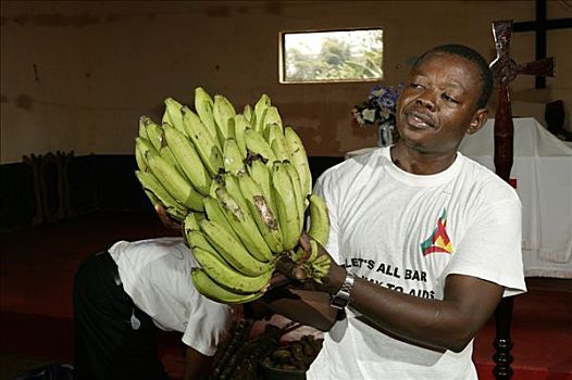 男人,芭蕉属植物,感恩节,教堂礼拜,喀麦隆,非洲