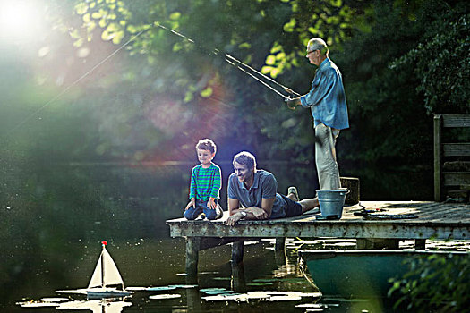 男孩,钓鱼,玩,玩具,帆船,父亲,爷爷,湖