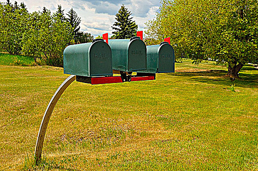 三个,乡村,邮箱,相同,尺寸,红色,旗帜,向上,指示,邮件,盒子