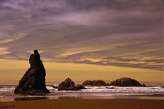 日落,上方,海滩,石头,班顿海滩,俄勒冈海岸,俄勒冈,美国