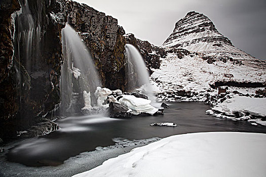 山,瀑布,靠近,西部,区域,冰岛,欧洲