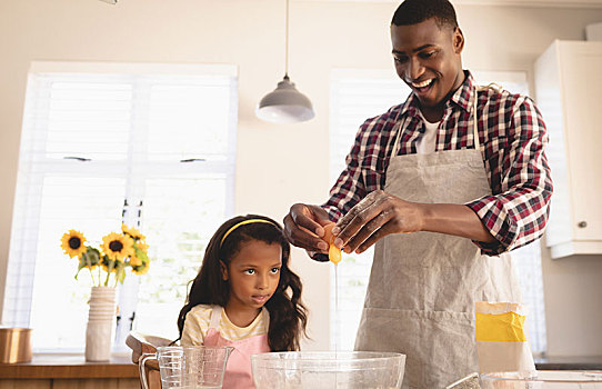 美国黑人,父亲,女儿,烘制,饼干,厨房