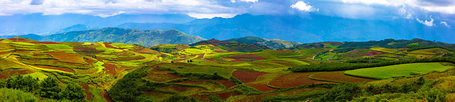 东川红土地的光,景,人