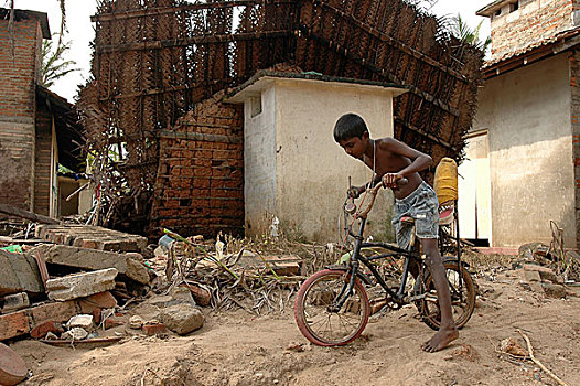 损坏,自行车,乡村,靠近,希卡杜瓦,流行,旅游,城镇,南方,斯里兰卡,市场,买,鱼,蔬菜,走,侧面,道路,加勒