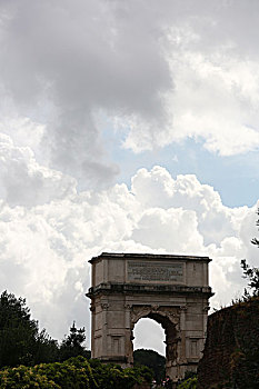 提图斯凯旋门及天空的云
