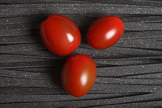 宽面条,西红柿
