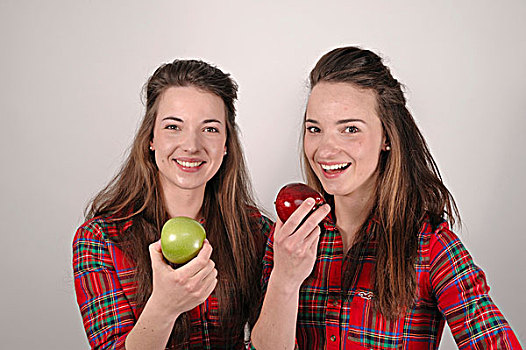 双胞胎,姐妹,一个,红苹果,青苹果