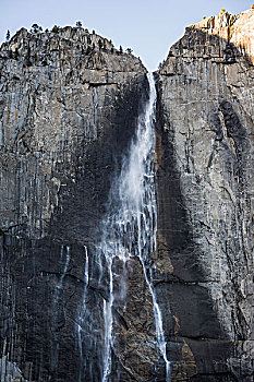 高耸,岩石,瀑布,优胜美地国家公园,加利福尼亚,美国