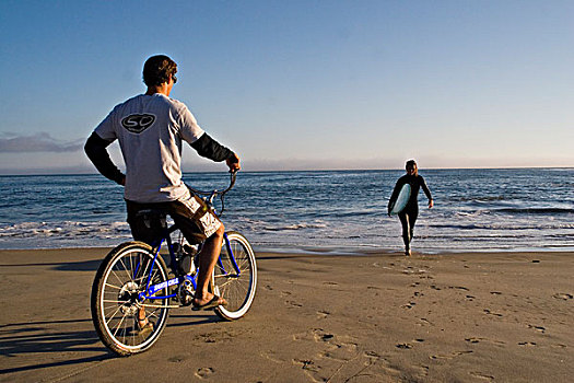 一个,男人,女人,冲浪板,海滩,日落,天生桥,州立公园,靠近,加利福尼亚