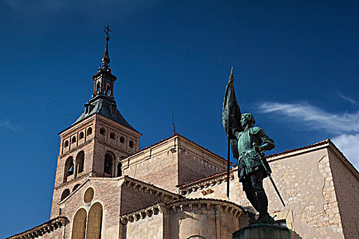 西班牙,卡斯蒂利亚,区域,塞戈维亚省,塞戈维亚,广场,教堂