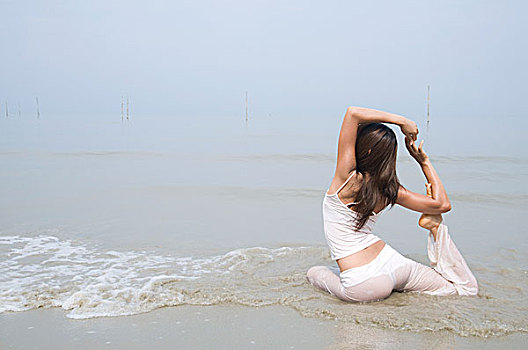 亚洲人,女孩,表演,瑜珈,海滩