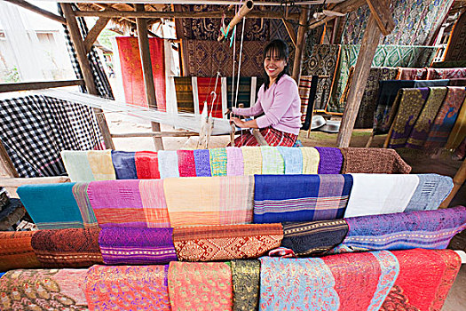 老挝,琅勃拉邦,禁止,乡村,女人,编织,丝绸,围巾