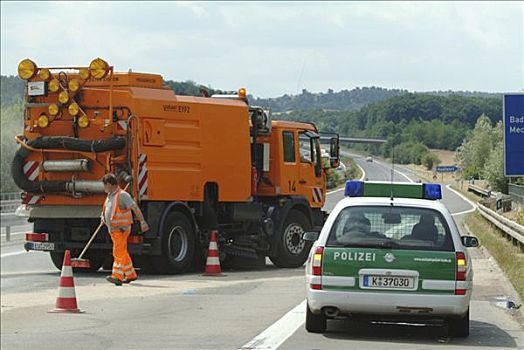 德国,北莱茵威斯特伐利亚,重,意外,高速公路,靠近,坏,奔驰,汽车,速度,卡车,阻挡,钟点,消防员,受伤,驾驶员,室外