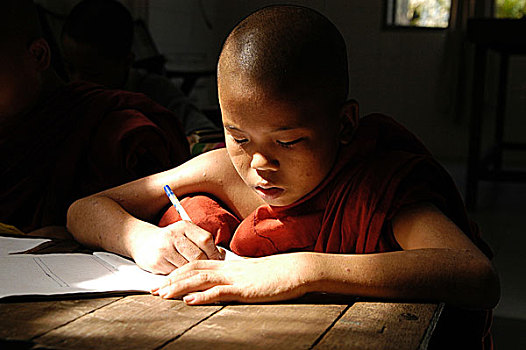 男孩,书写,课本,学校,仰光,缅甸