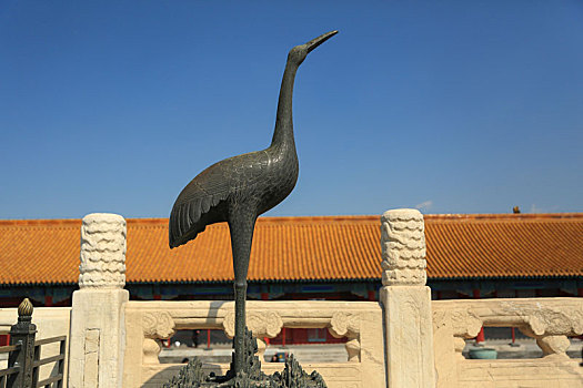 北京故宫仙鹤铜像