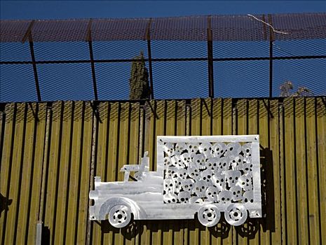 卡车,满,头骨,墨西哥,尝试,边界,艺术,栅栏,美国