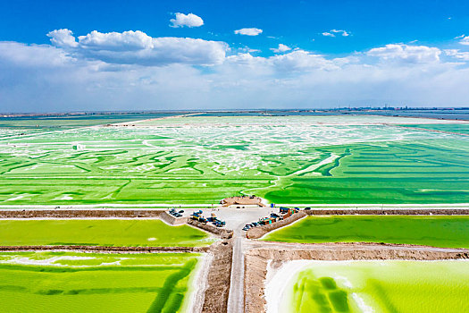 青海海西,格尔木,察尔汗盐湖风光风景航拍,2021年07月27日,察尔汗盐湖位于青海省格尔木市