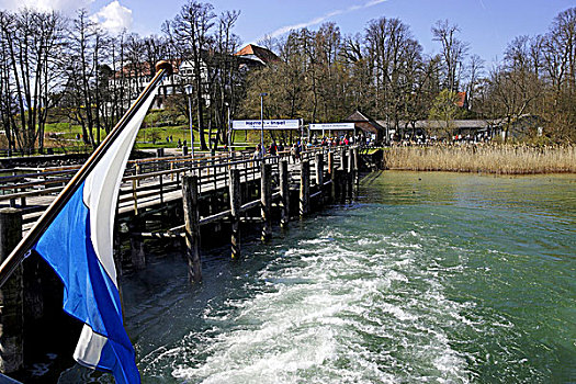 游客,木质,渡轮,船,码头,巴伐利亚,旗帜,基姆湖,齐姆高,上巴伐利亚,德国,欧洲
