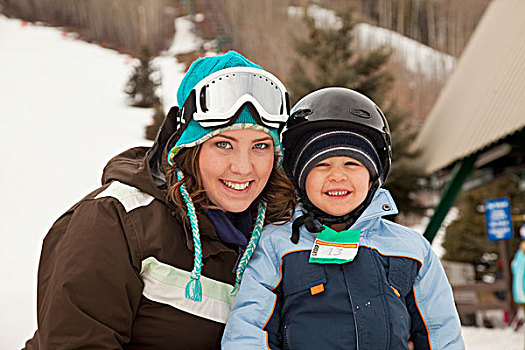 母亲,孩子,儿子,滑雪区,赤鹿,艾伯塔省,加拿大
