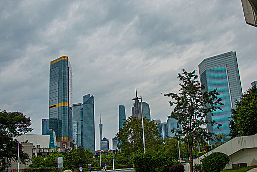 广州九月超强台风到来,天空云层翻滚蔚为壮观