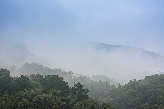 云雾群山