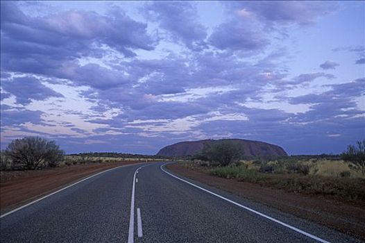 景色,石头,乌卢鲁卡塔曲塔国家公园,道路,弯曲,场景,红色,中心,澳大利亚,北领地州