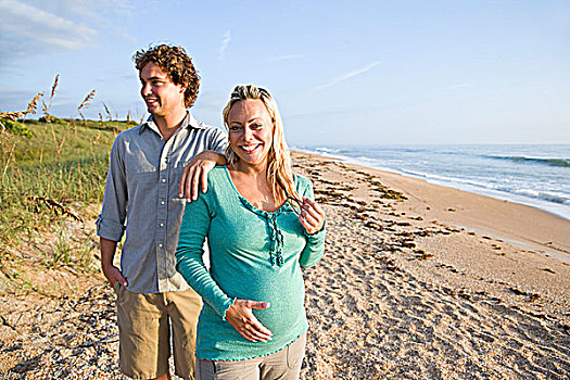 高兴,年轻,怀孕,伴侣,站立,海滩