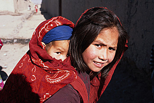 女孩,兄弟,背影,居民区,喀布尔,阿富汗