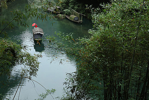 宜昌,三峡人家,长江,运输,航道,民俗,表演,风景,景点,旅游,高山,瀑布,河流,神秘,树木,植被,峡谷,壮观