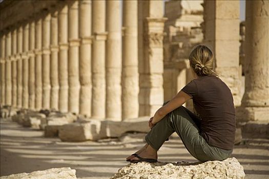 叙利亚,帕尔迈拉,游客,坐,古迹,皇后,城市