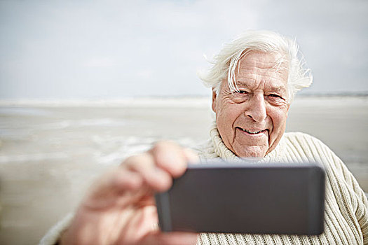 微笑,老人,手机,海滩