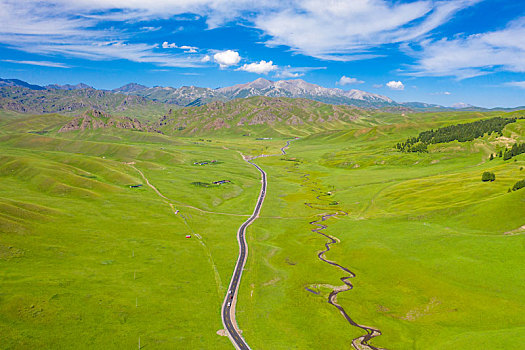 中国新疆伊昭公路沿途风景