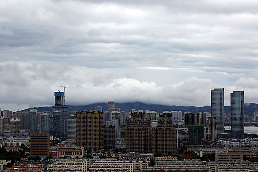 8号台风,巴威,威力巨大,暴雨大风轮番袭击下的城市