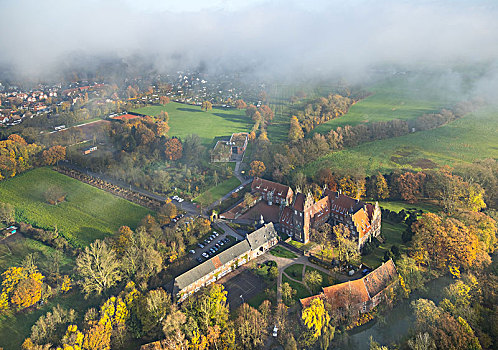 城堡,早晨,雾气,住宅,学校,白天,体育馆,哈姆,鲁尔区,北莱茵威斯特伐利亚,德国